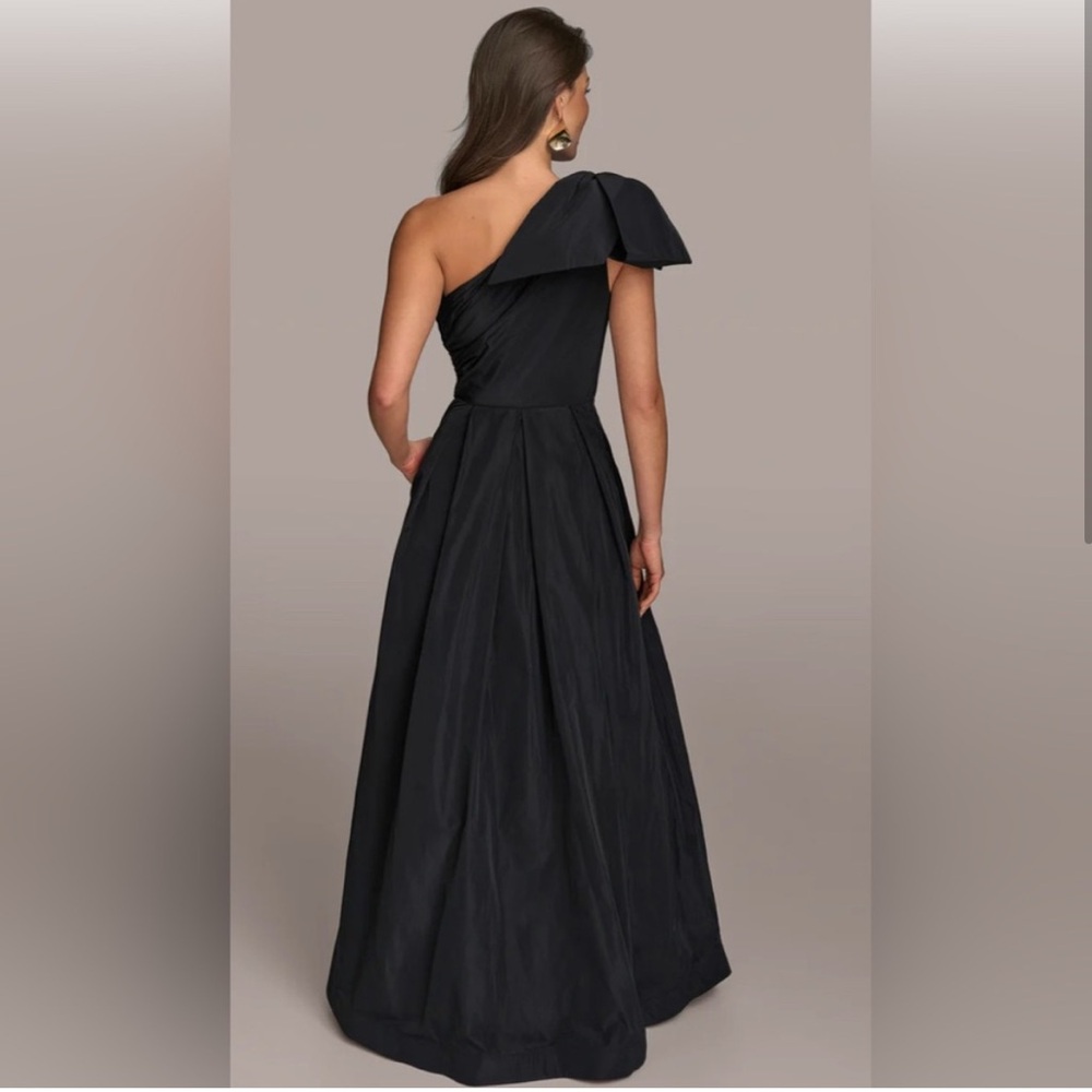 Donna Karan Black Asymmetrical Pleated Gown, black SIZE 12 - Picture 3 of 9